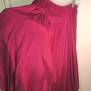 Newport News 100% Viscose Fusia Full MaxiSkirt                           Size 12